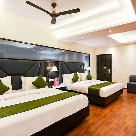 Hotel Geet Deluxe New Delhi Exterior foto