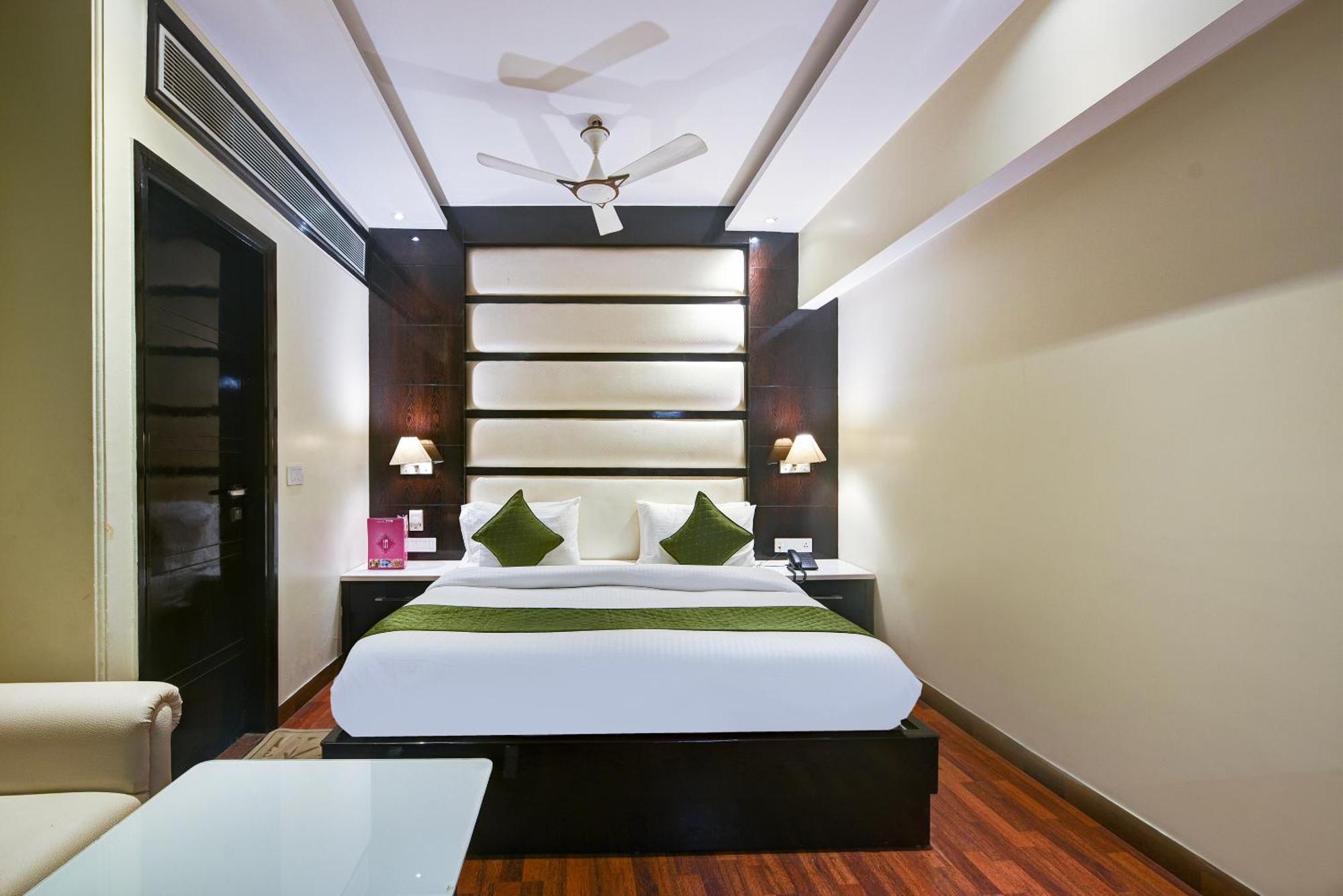 Hotel Geet Deluxe New Delhi Exterior foto