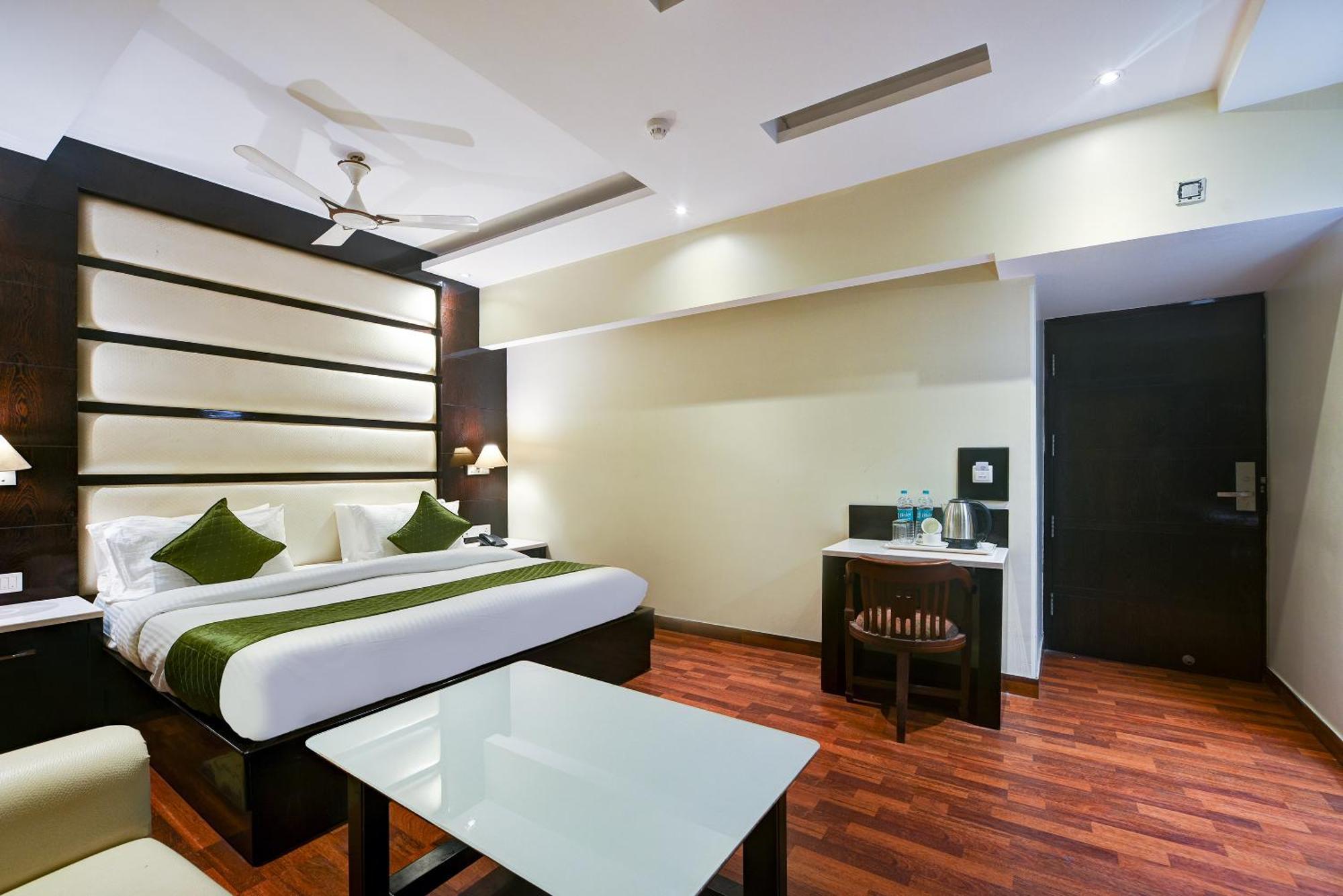 Hotel Geet Deluxe New Delhi Exterior foto