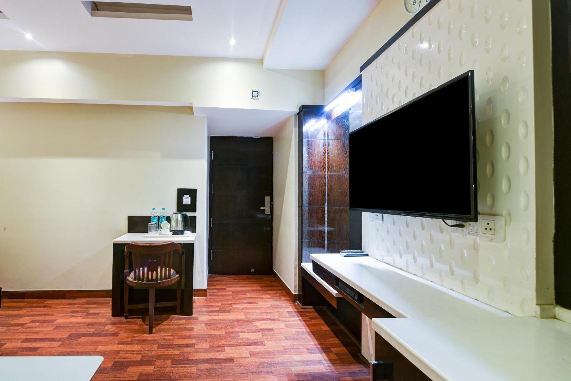 Hotel Geet Deluxe New Delhi Exterior foto