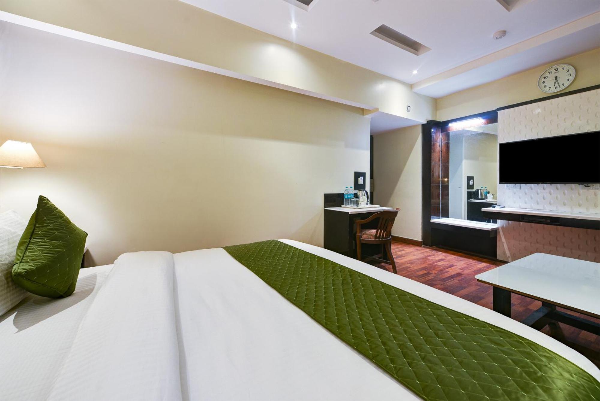 Hotel Geet Deluxe New Delhi Exterior foto