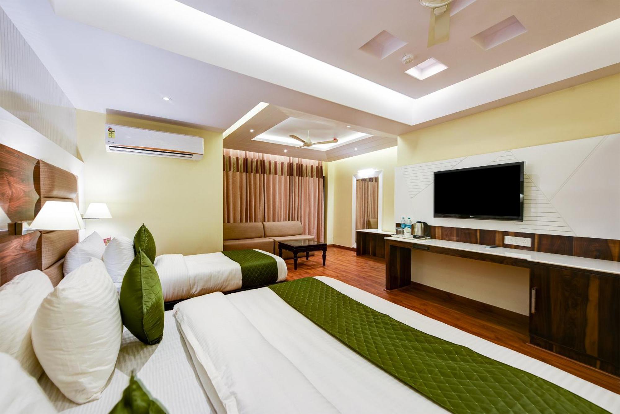 Hotel Geet Deluxe New Delhi Exterior foto