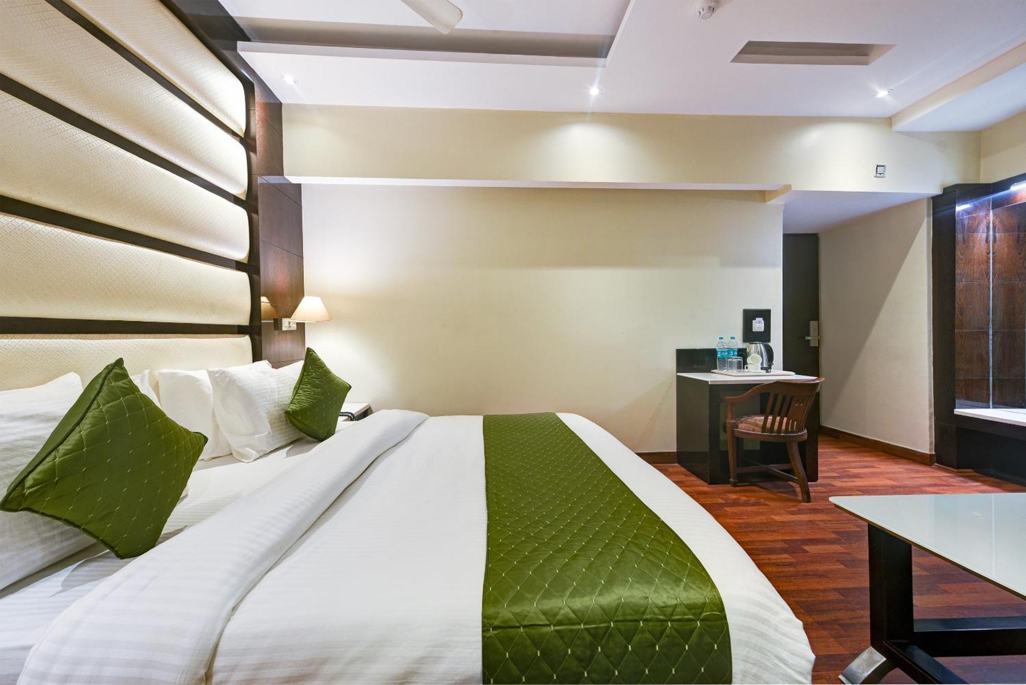 Hotel Geet Deluxe New Delhi Exterior foto