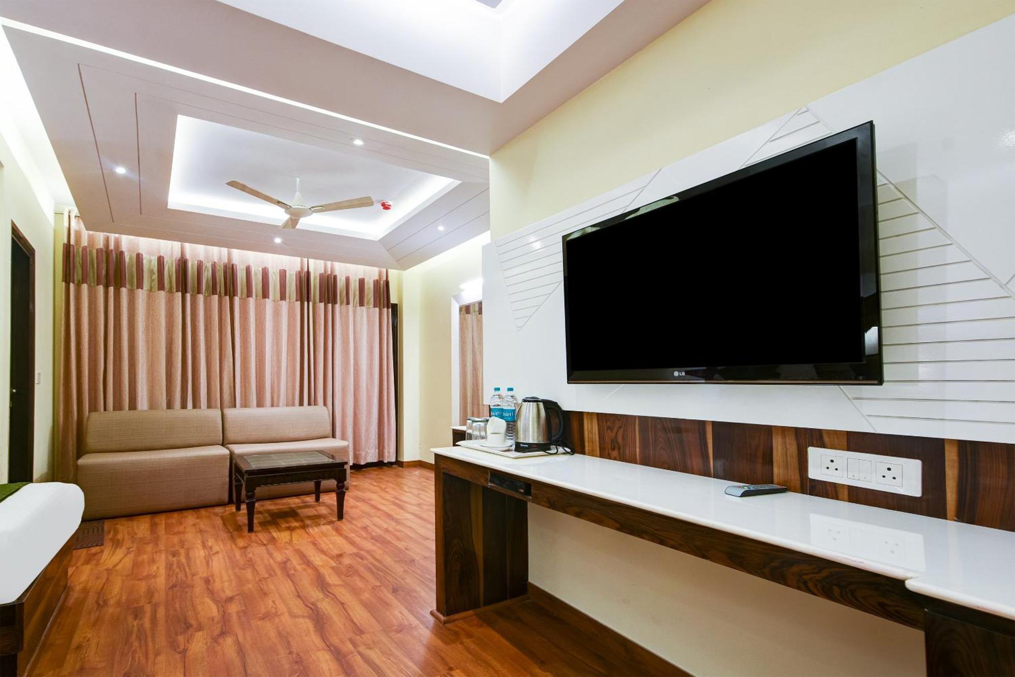Hotel Geet Deluxe New Delhi Exterior foto