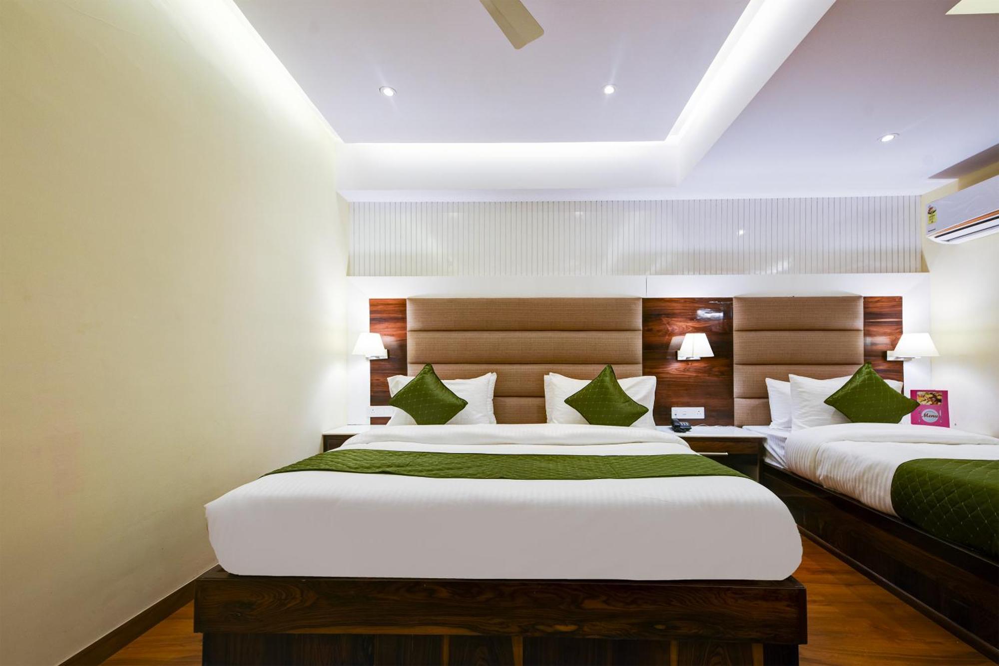 Hotel Geet Deluxe New Delhi Exterior foto