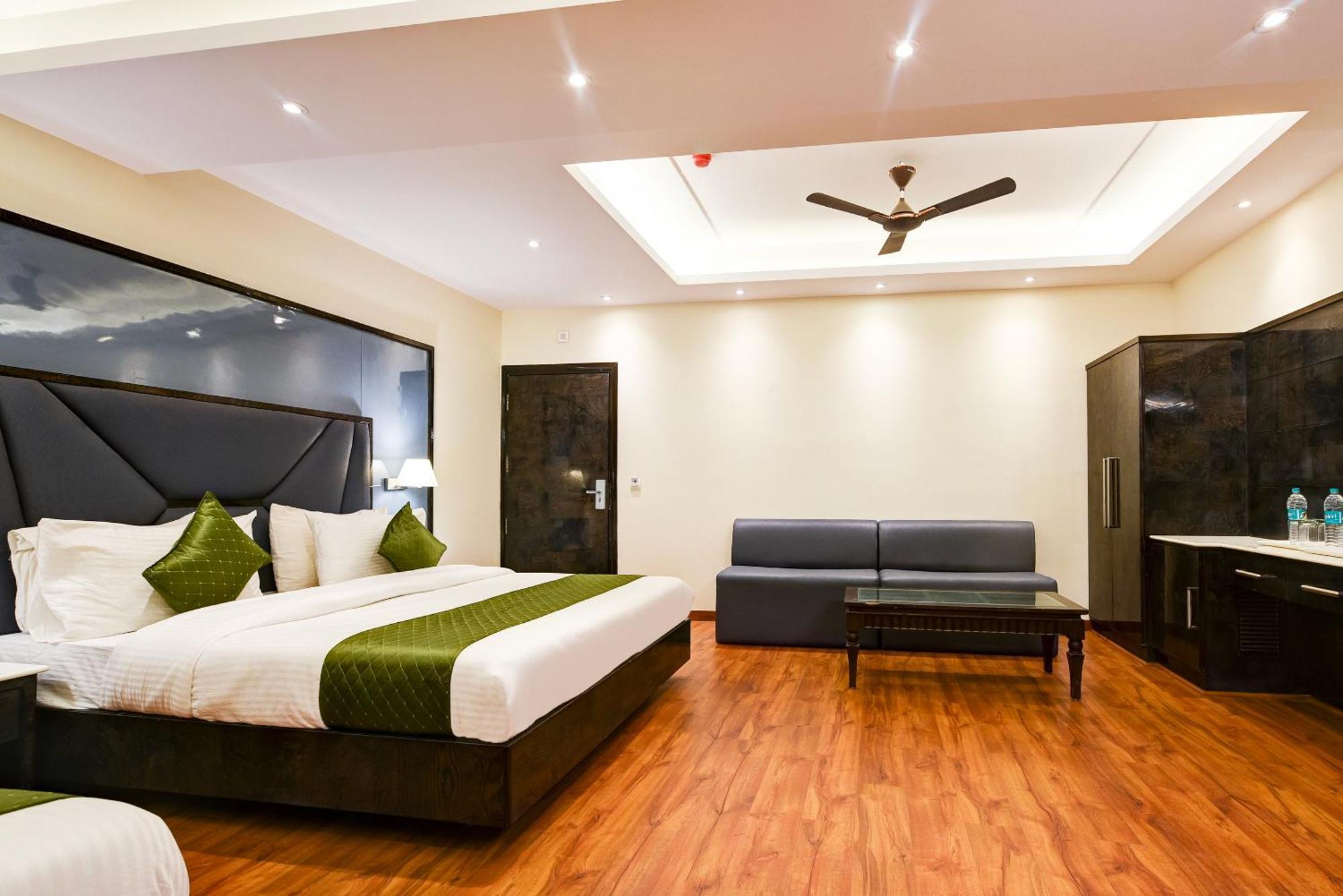 Hotel Geet Deluxe New Delhi Exterior foto
