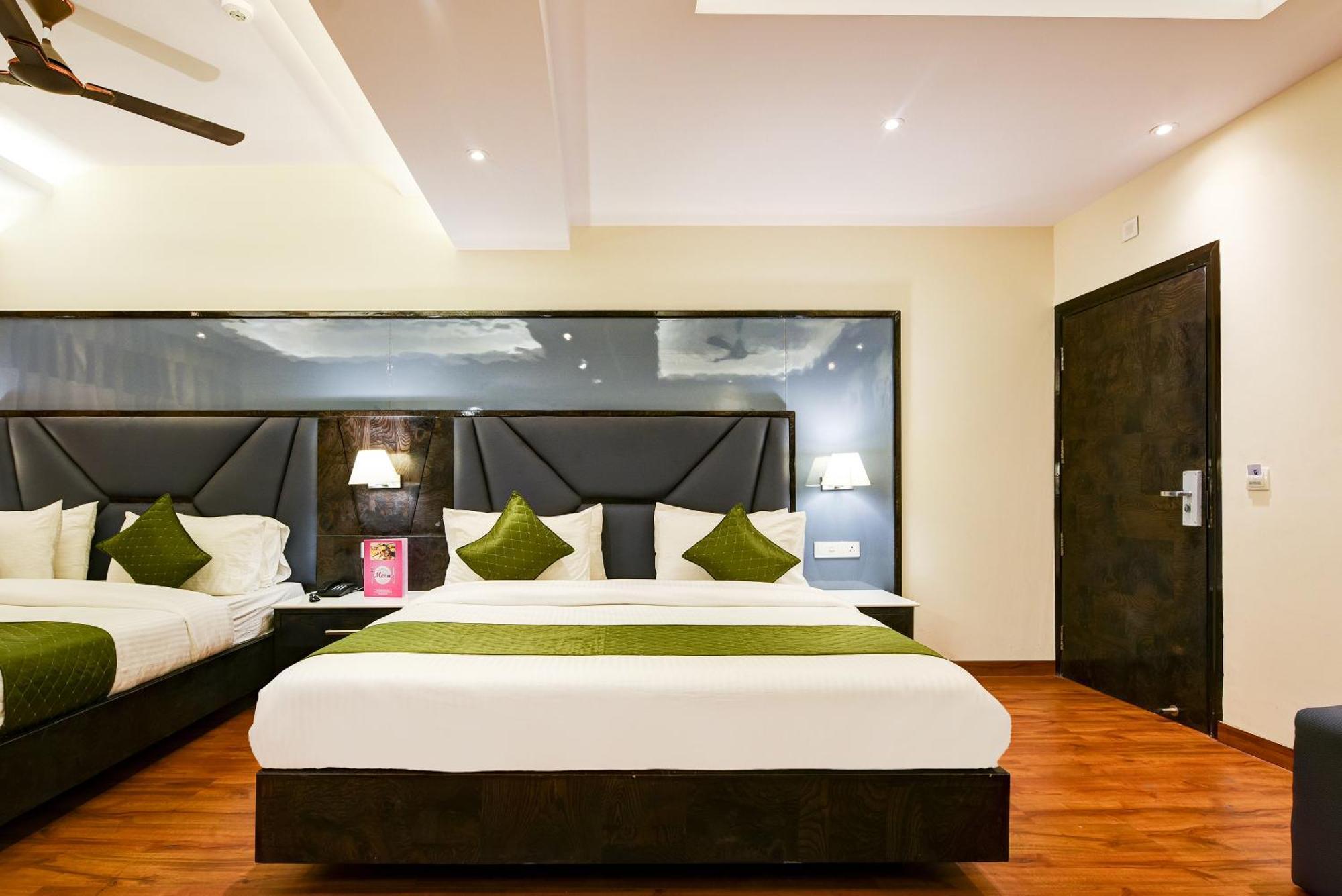 Hotel Geet Deluxe New Delhi Exterior foto
