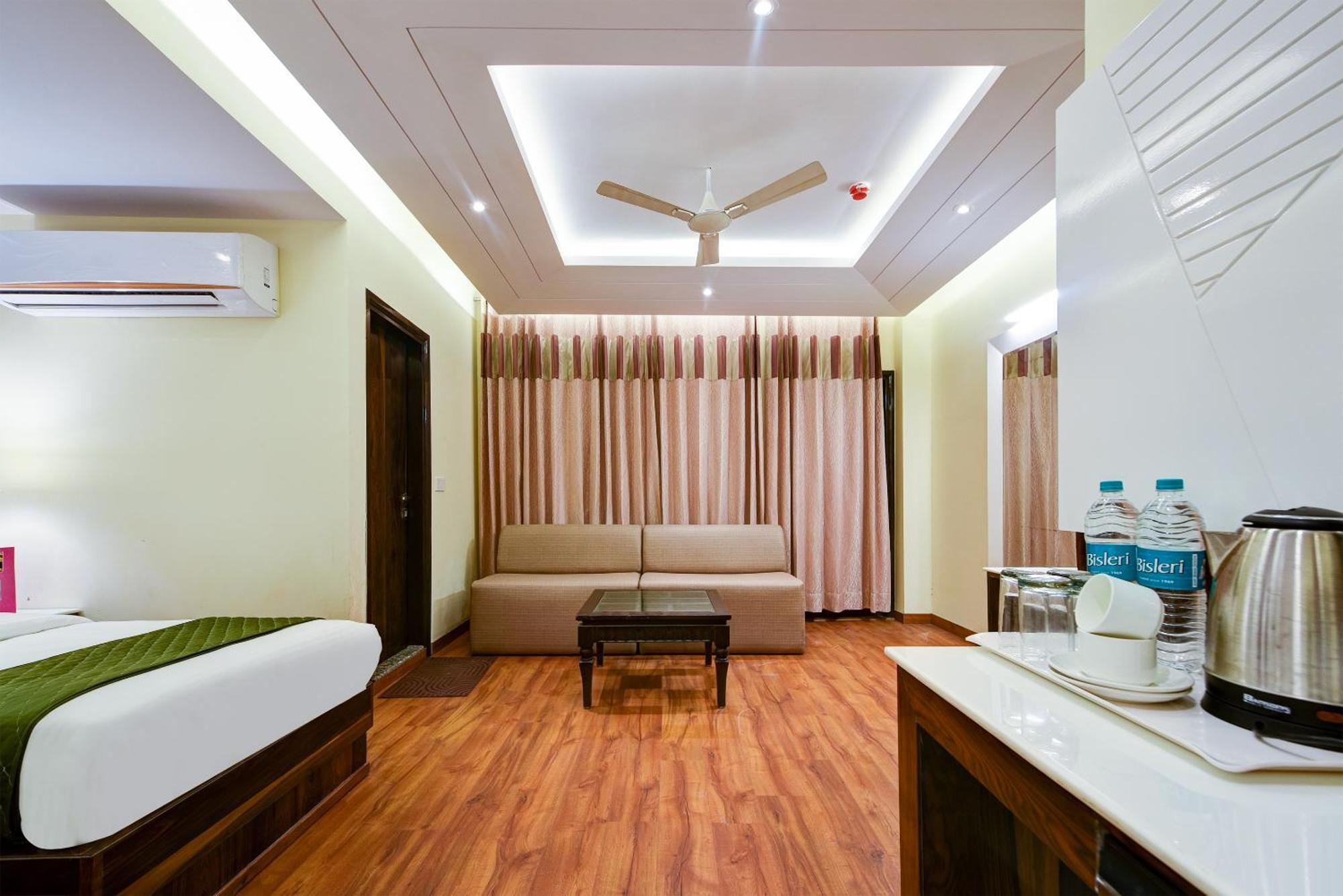 Hotel Geet Deluxe New Delhi Exterior foto