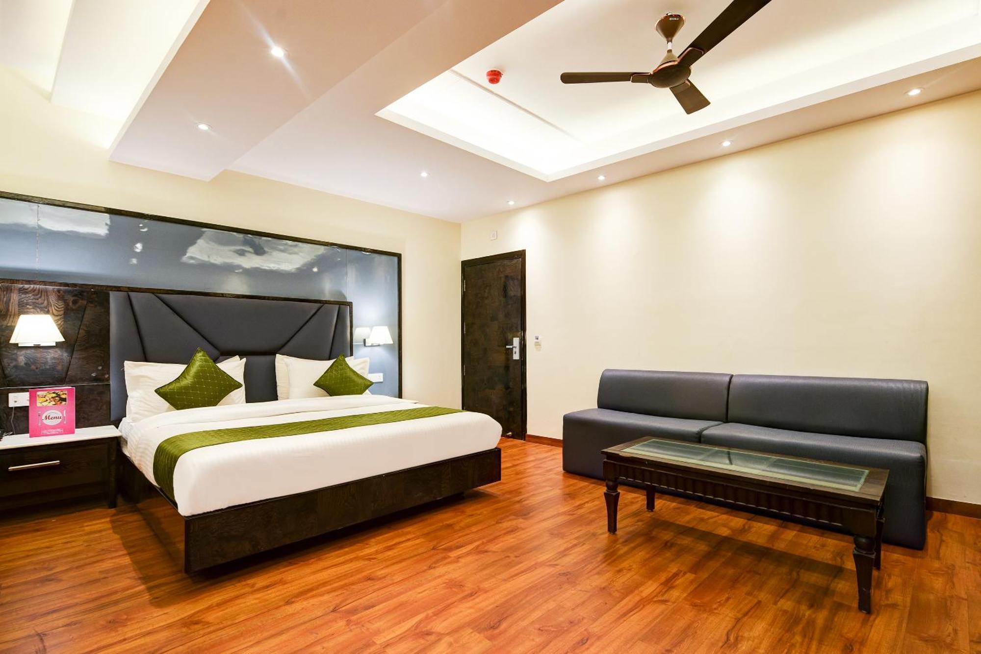 Hotel Geet Deluxe New Delhi Exterior foto