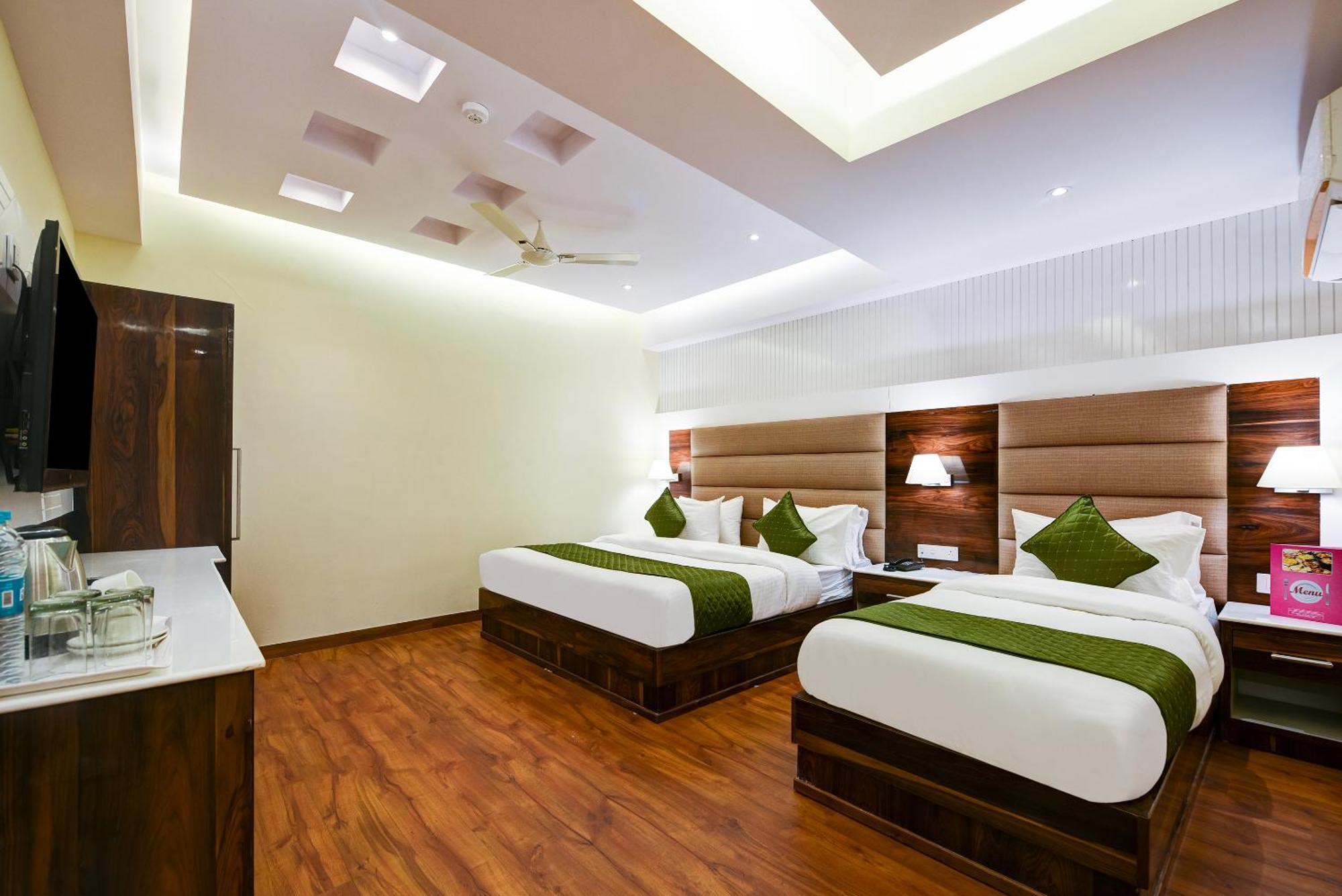 Hotel Geet Deluxe New Delhi Exterior foto