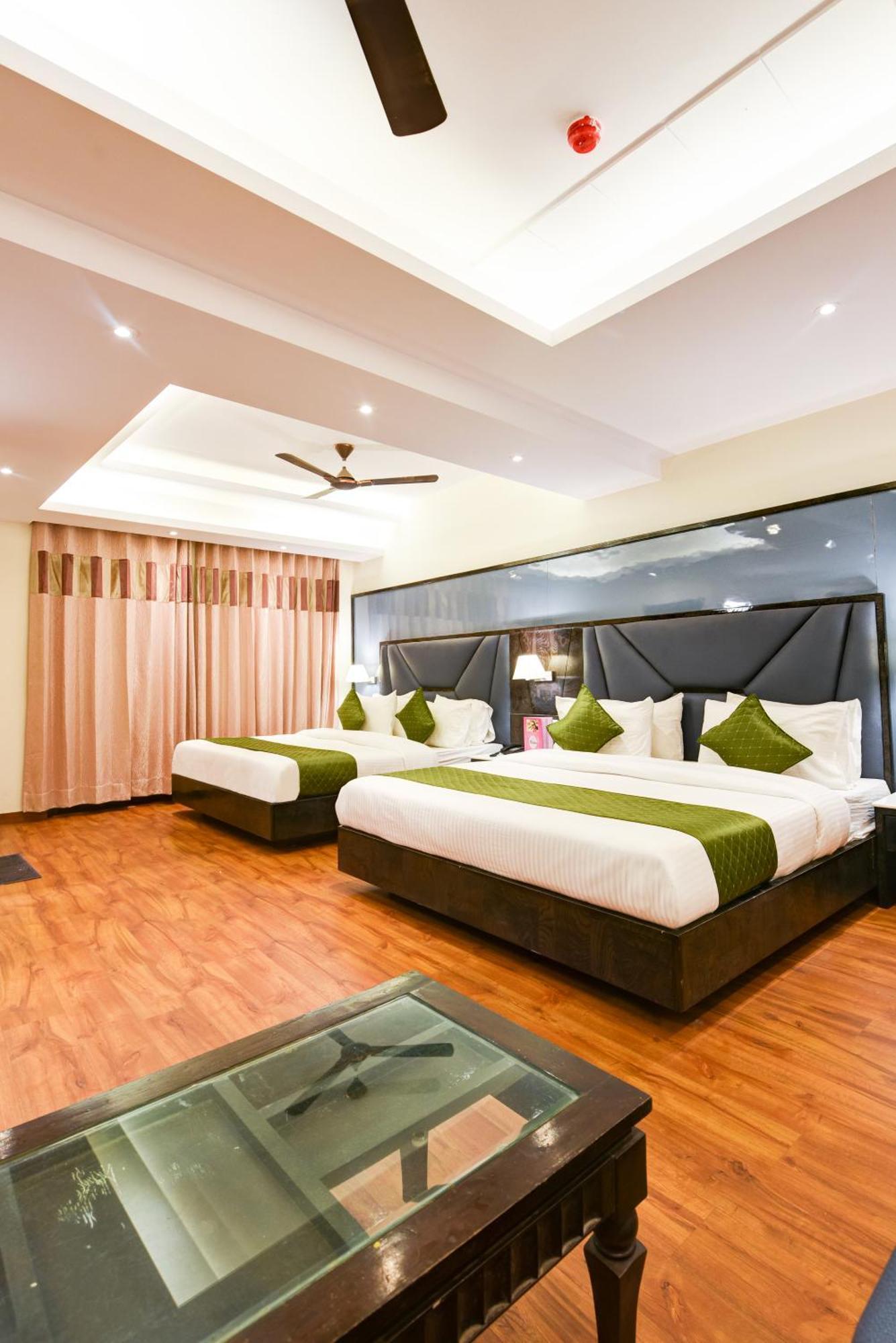 Hotel Geet Deluxe New Delhi Exterior foto