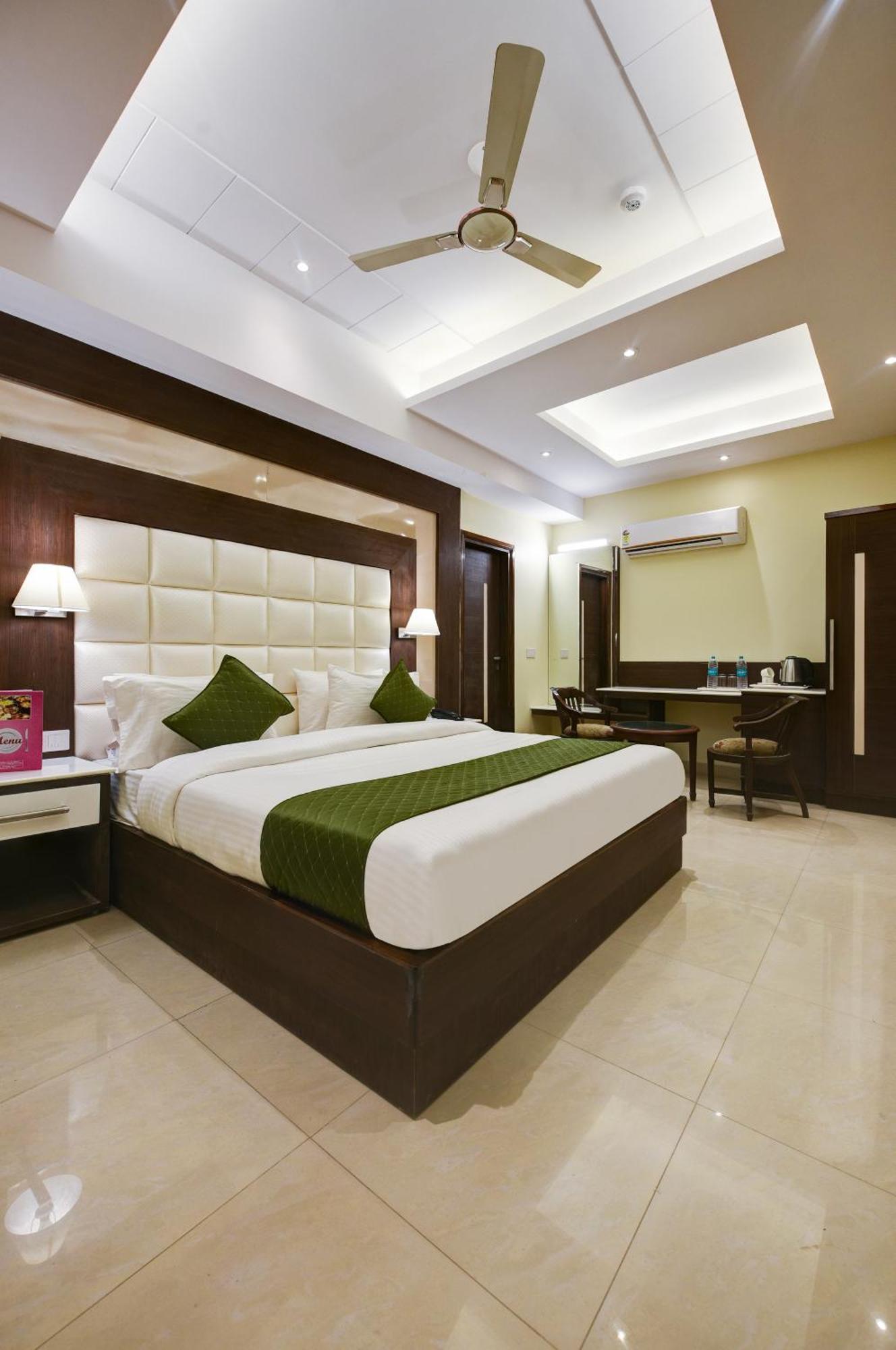 Hotel Geet Deluxe New Delhi Exterior foto