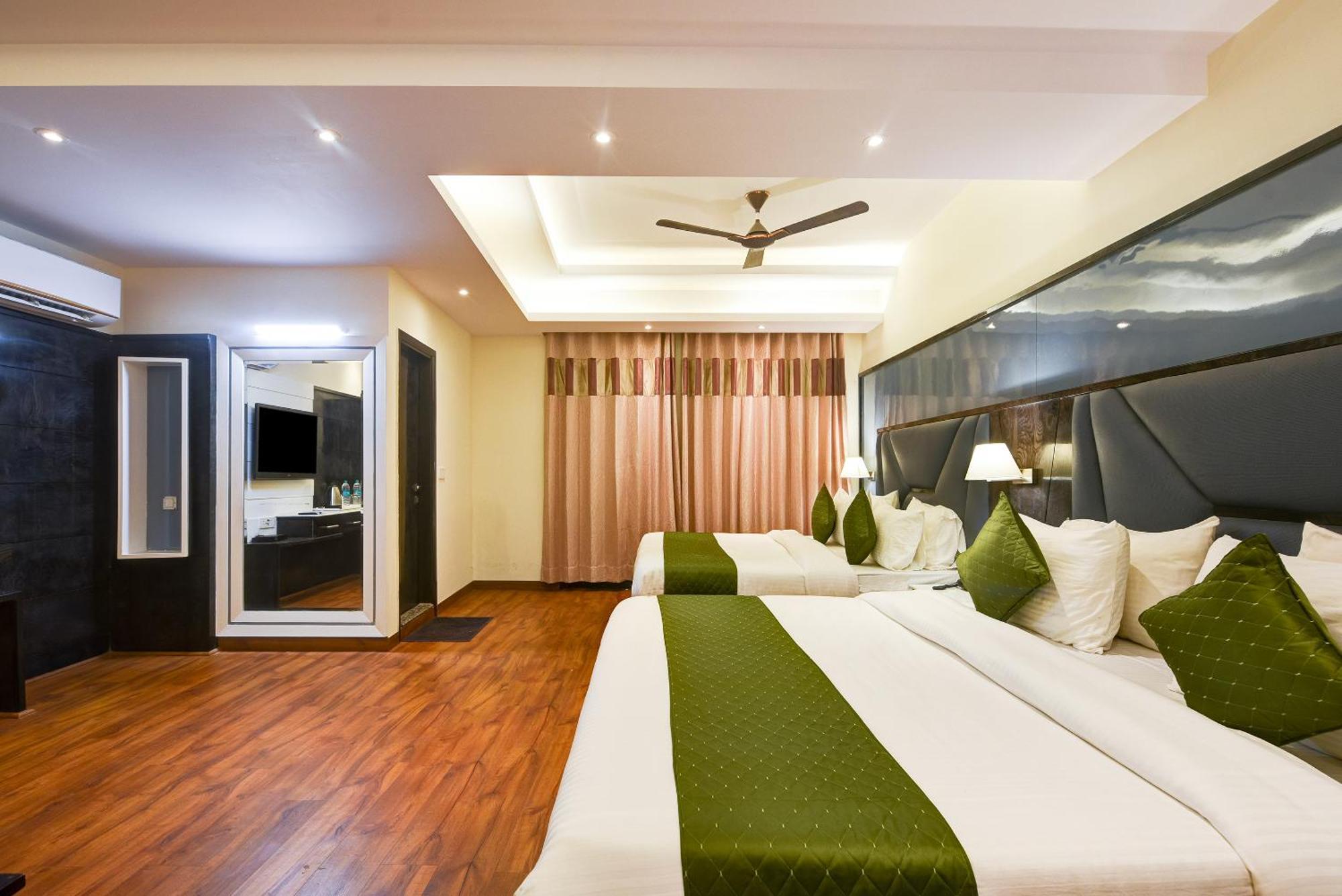Hotel Geet Deluxe New Delhi Exterior foto