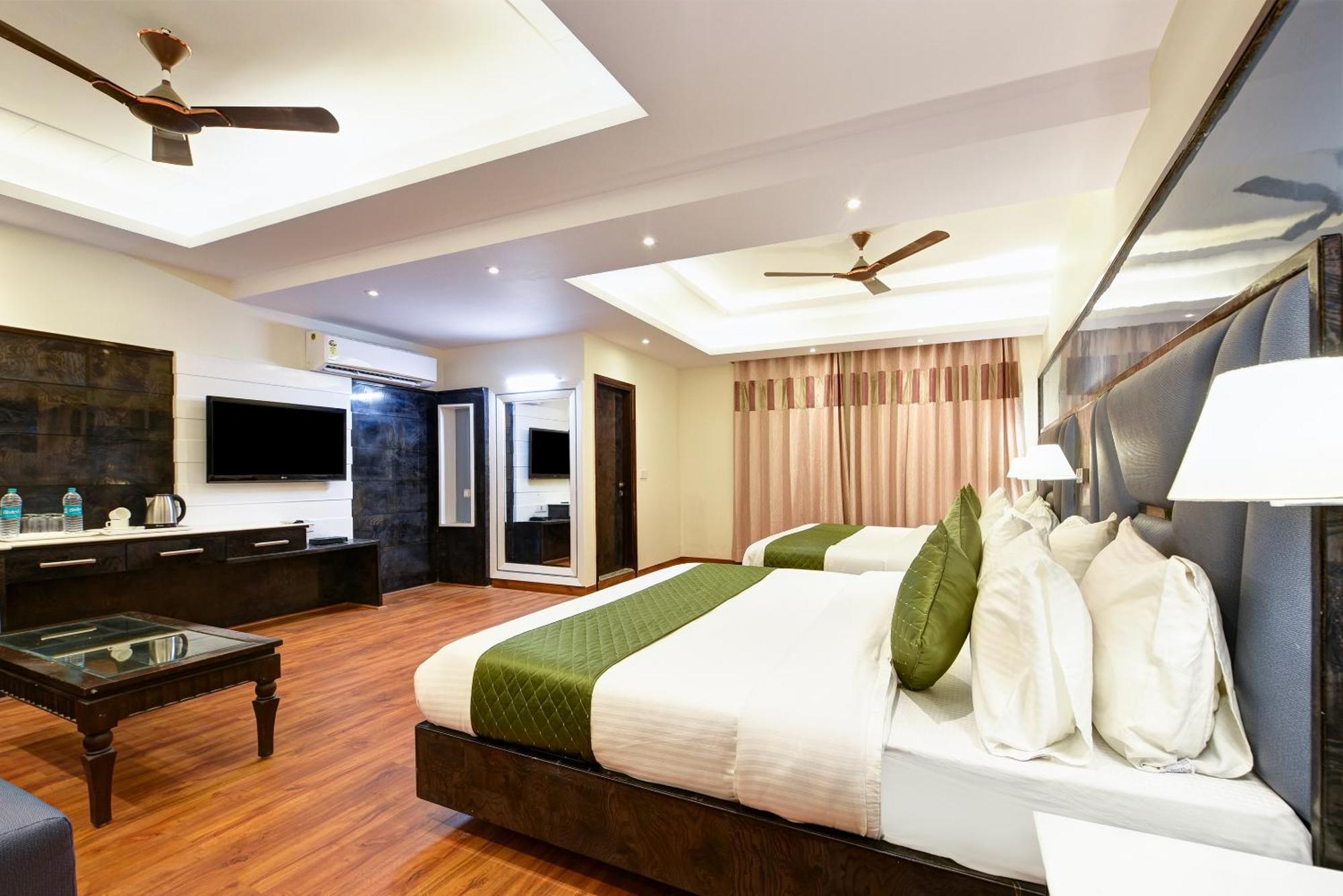 Hotel Geet Deluxe New Delhi Exterior foto