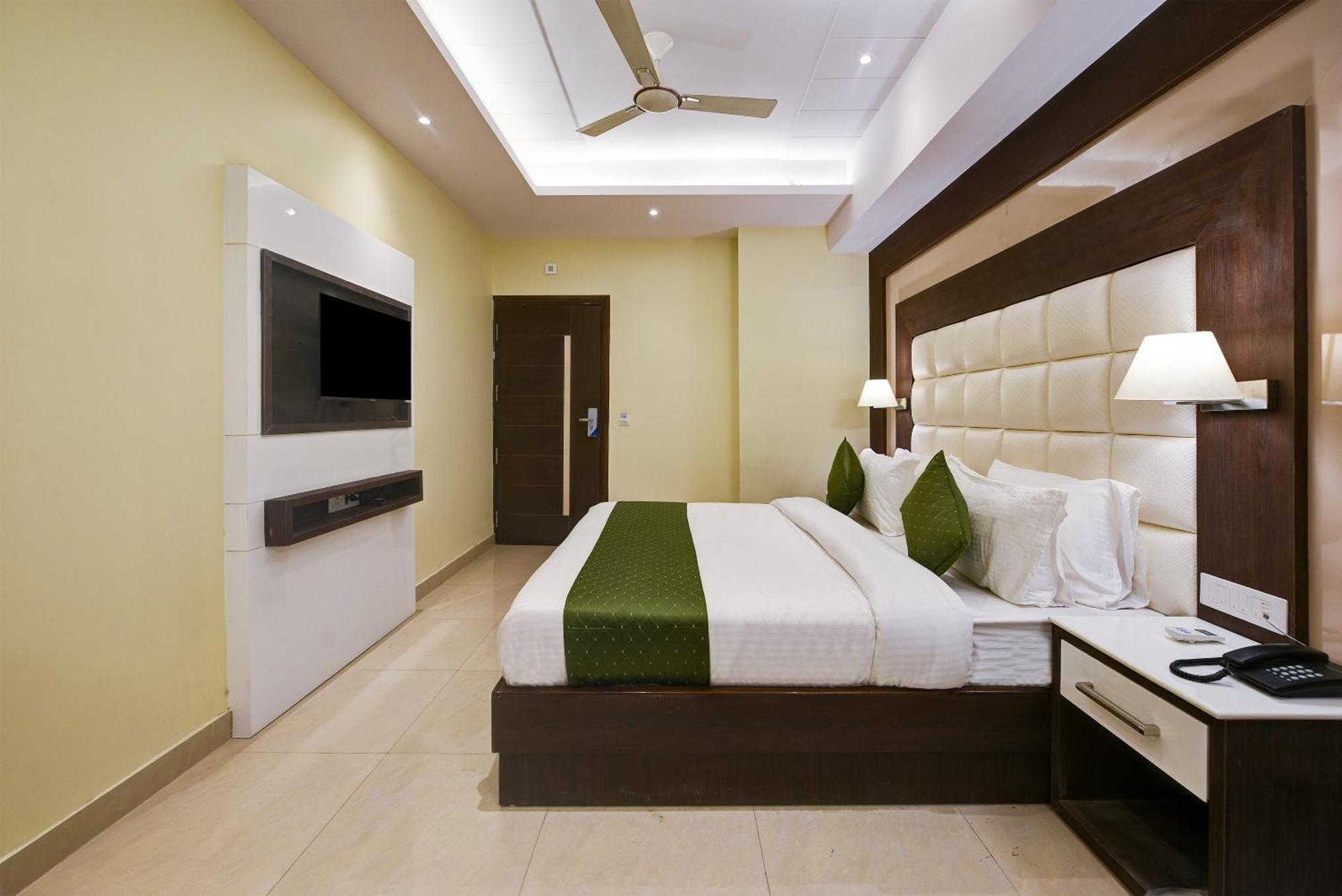 Hotel Geet Deluxe New Delhi Exterior foto