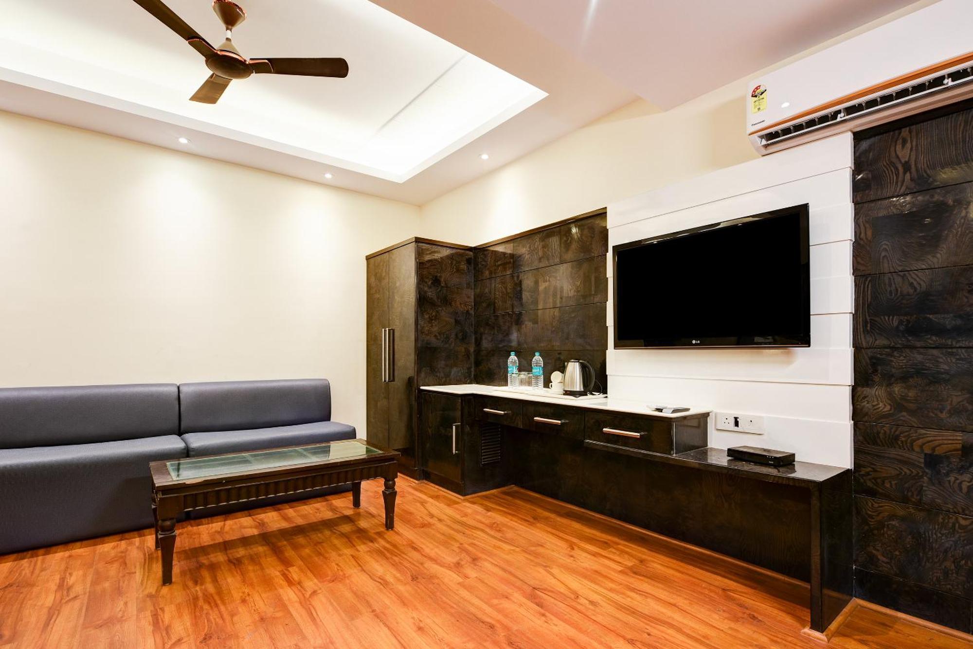 Hotel Geet Deluxe New Delhi Exterior foto