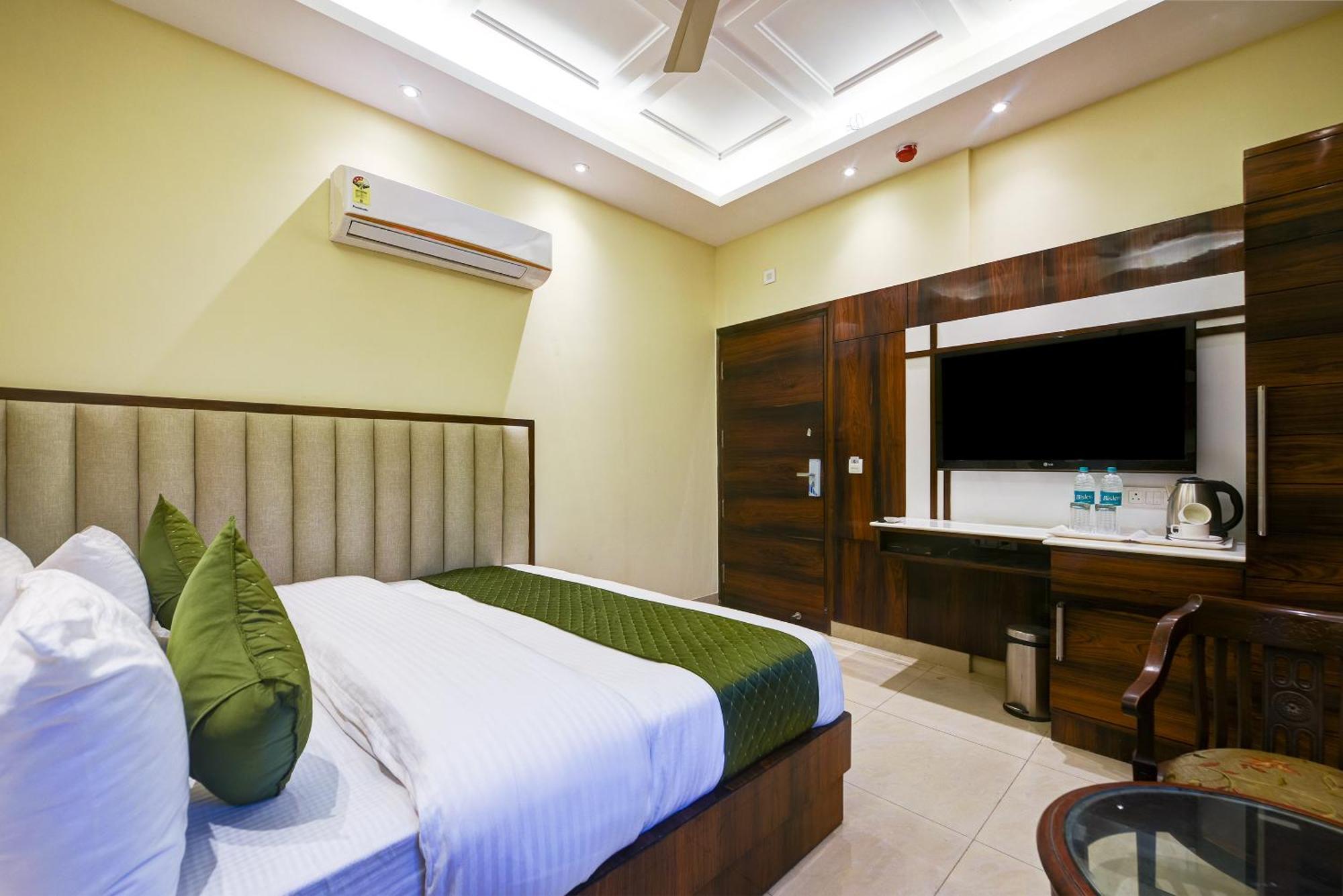 Hotel Geet Deluxe New Delhi Exterior foto