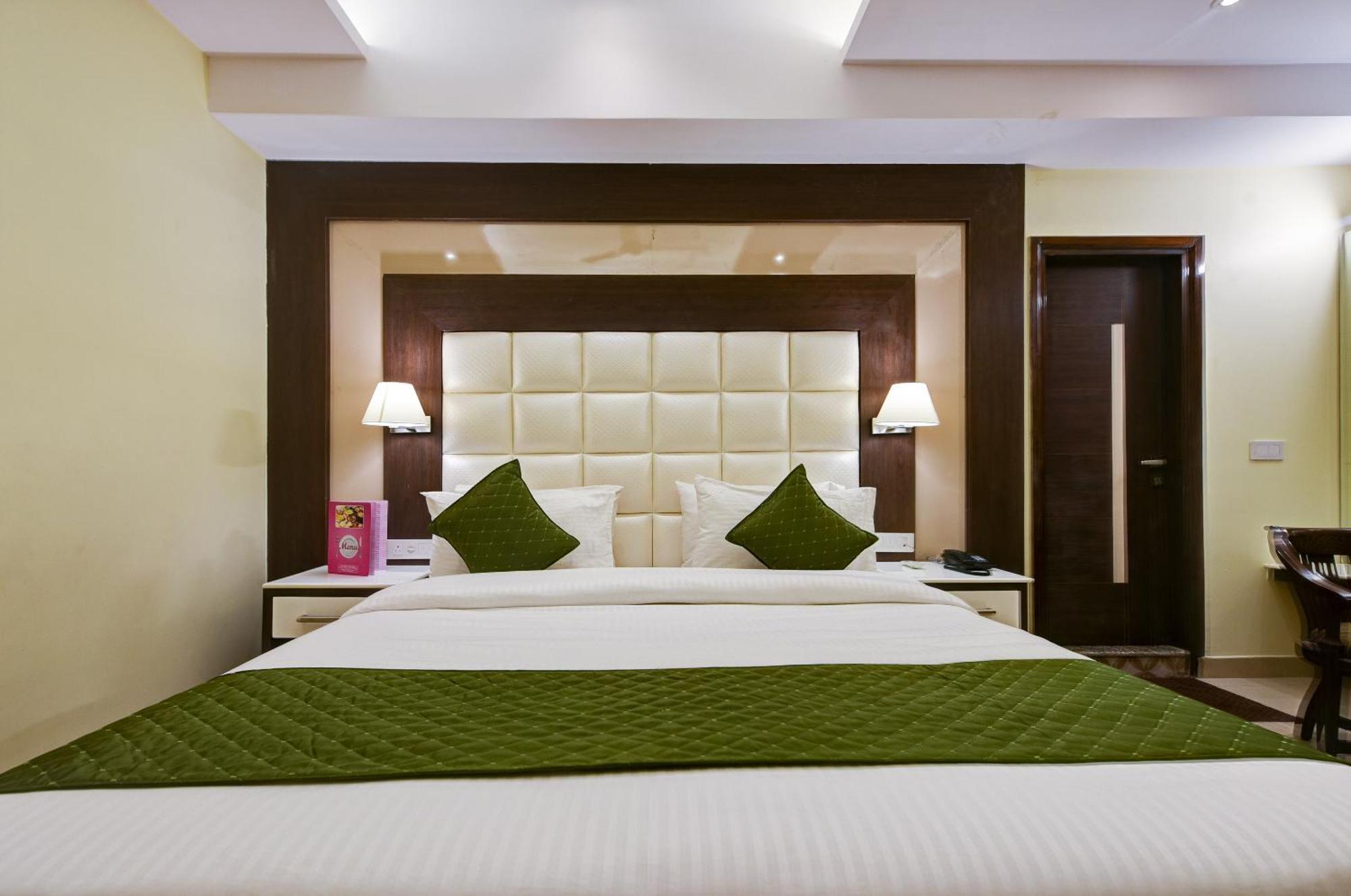 Hotel Geet Deluxe New Delhi Exterior foto