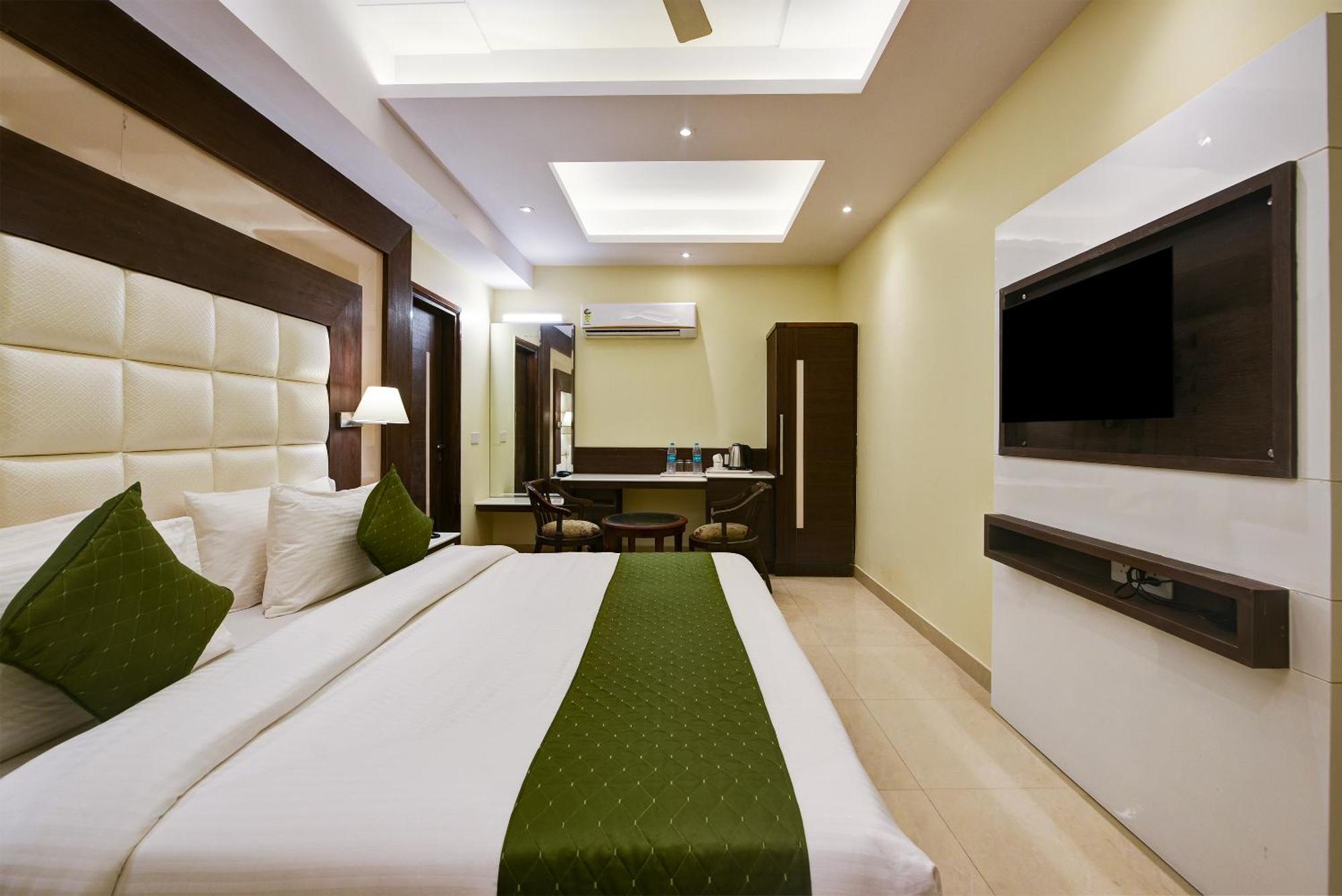 Hotel Geet Deluxe New Delhi Exterior foto