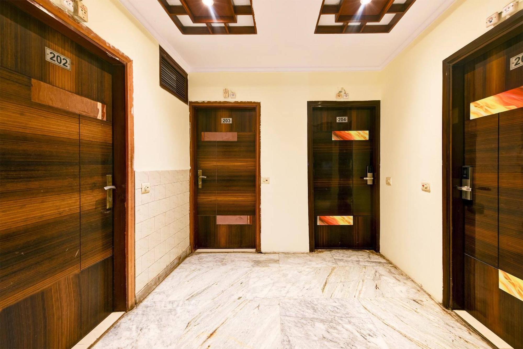 Hotel Geet Deluxe New Delhi Exterior foto