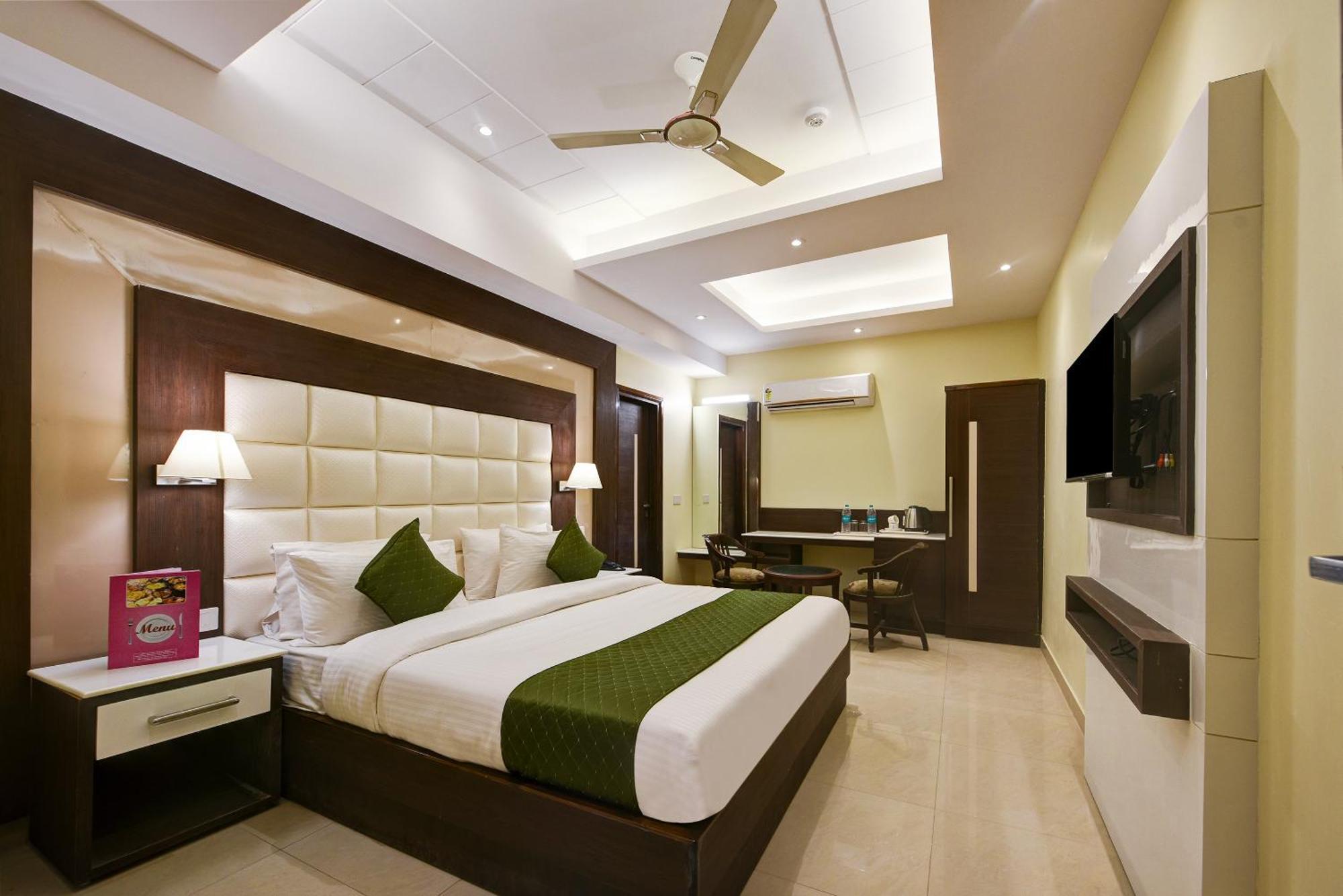 Hotel Geet Deluxe New Delhi Exterior foto